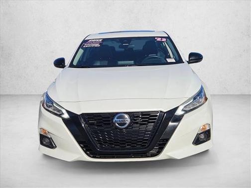 2022 Nissan Altima SR FWD