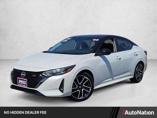 Aspen White Tricoat/Super Black 2025 Nissan Sentra SR