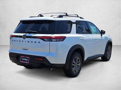 Everest White Pearl Tricoat 2026 Nissan Pathfinder SV