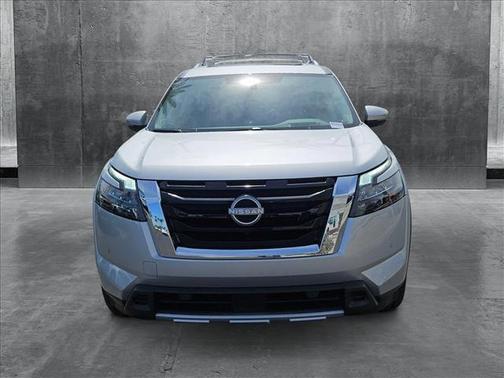 2025 Nissan Pathfinder Platinum FWD
