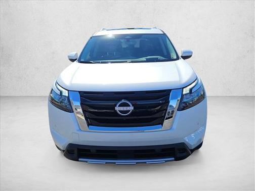 2025 Nissan Pathfinder Platinum FWD