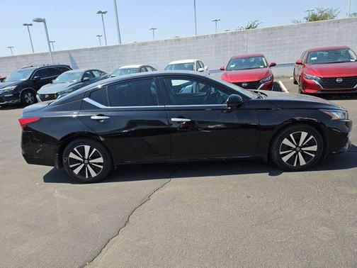 2022 Nissan Altima 2.5 SL