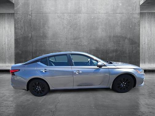 2022 Nissan Altima S FWD