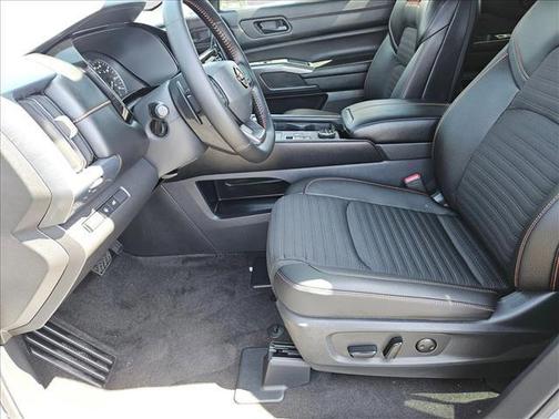 Boulder Gray Pearl/Super Black 2026 Nissan Pathfinder Rock Creek
