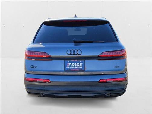 2022 Audi Q7 45 Premium Plus