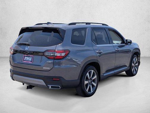 Modern Steel Metallic 2024 Honda Pilot Touring 8-Passenger