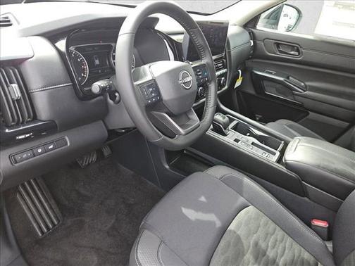 Everest White Pearl Tricoat 2026 Nissan Pathfinder SV