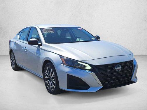 Brilliant Silver Metallic 2024 Nissan Altima 2.5 SV