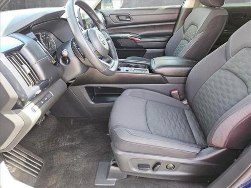 2025 Nissan Pathfinder SV FWD