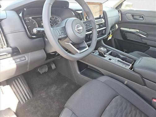 2025 Nissan Pathfinder SV FWD