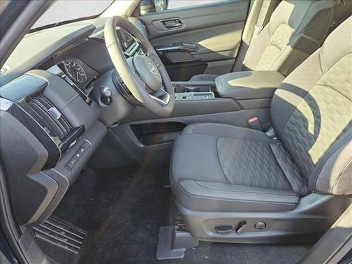 2025 Nissan Pathfinder SV FWD