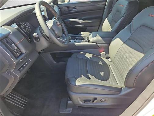 Everest White Pearl Tricoat/Super Black 2026 Nissan Pathfinder Rock Creek