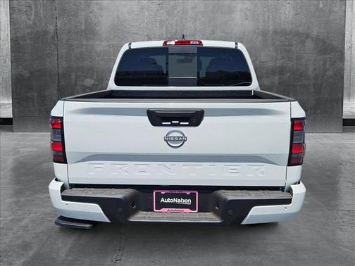 2025 Nissan Frontier SV