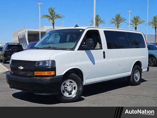 Summit White 2018 Chevrolet Express 2500 LS