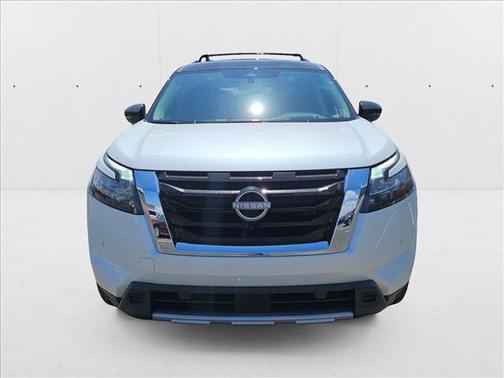 2025 Nissan Pathfinder Platinum FWD