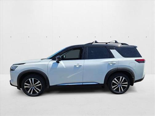 2025 Nissan Pathfinder Platinum FWD
