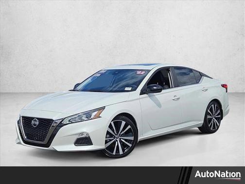Pearl White Tricoat 2022 Nissan Altima SR VC-Turbo FWD