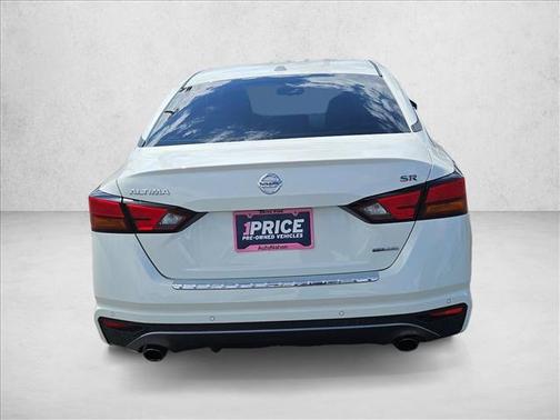 Pearl White Tricoat 2022 Nissan Altima SR VC-Turbo FWD