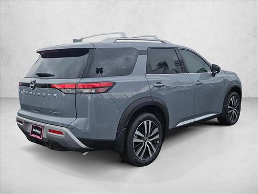 2025 Nissan Pathfinder Platinum FWD