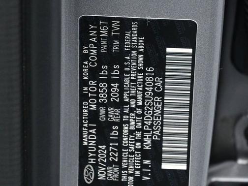 2025 Hyundai ELANTRA Limited