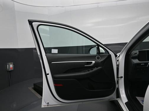 White 2025 Hyundai SONATA SE