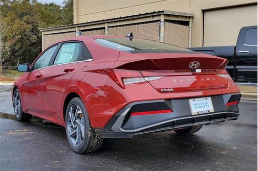 2025 Hyundai ELANTRA SEL