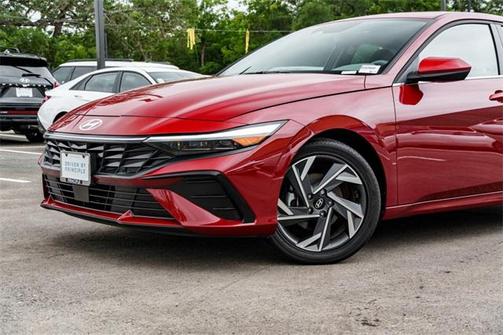 2025 Hyundai ELANTRA SEL