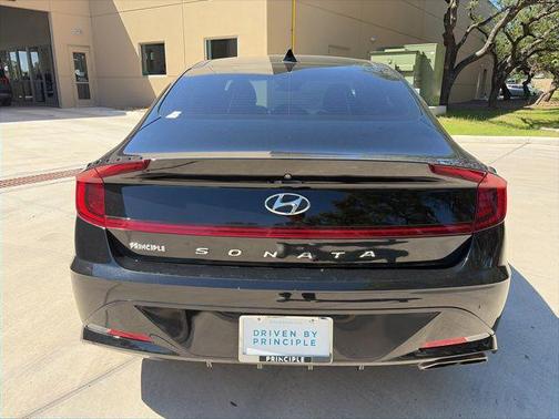 Phantom Black 2022 Hyundai SONATA SEL Plus