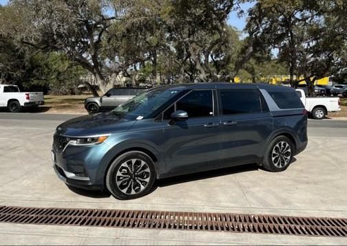 2024 Kia Carnival EX