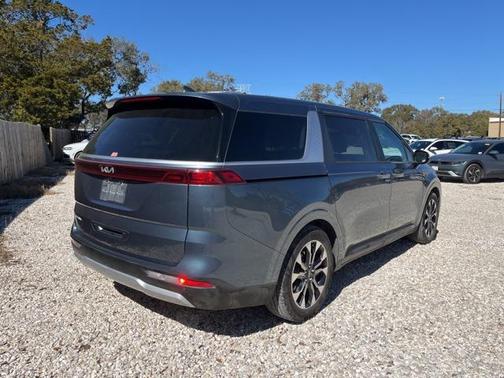 2024 Kia Carnival EX