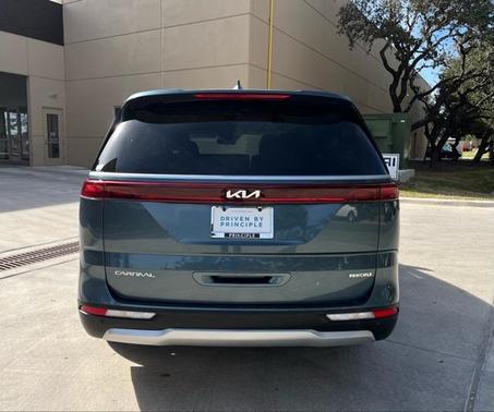 2024 Kia Carnival EX