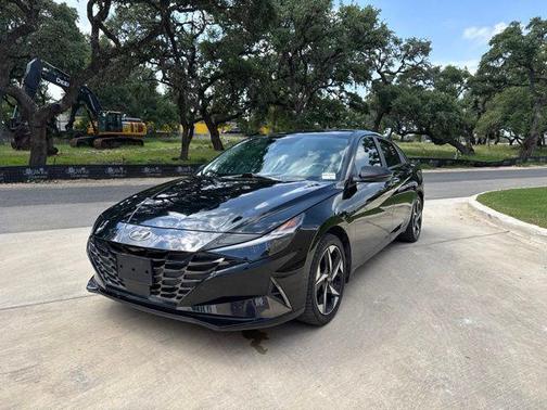 Phantom Black 2022 Hyundai ELANTRA HEV Limited