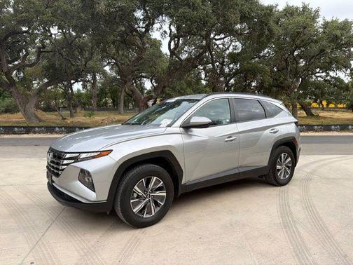 Shimmering Silver 2024 Hyundai TUCSON Hybrid Blue