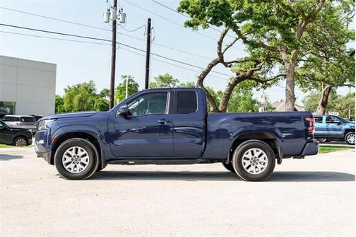 2022 Nissan Frontier SV