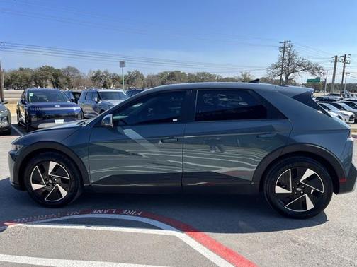 2025 Hyundai IONIQ 5 SE