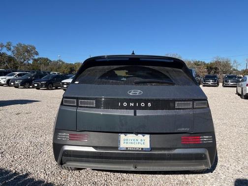 2025 Hyundai IONIQ 5 SE