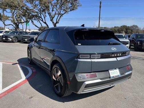 2025 Hyundai IONIQ 5 SE