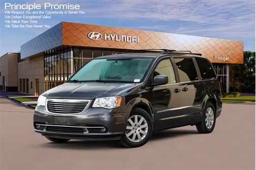 2016 Chrysler Town & Country Touring