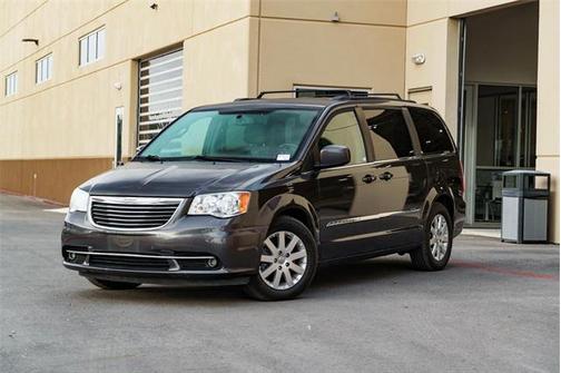 2016 Chrysler Town & Country Touring