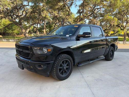 Diamond Black Crystal Pearlcoat 2019 RAM 1500 Big Horn