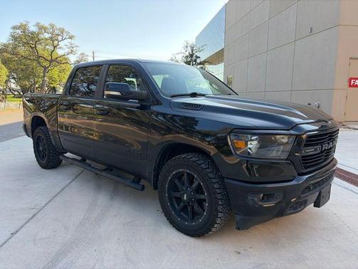 Diamond Black Crystal Pearlcoat 2019 RAM 1500 Big Horn