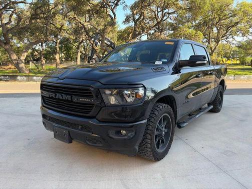 Diamond Black Crystal Pearlcoat 2019 RAM 1500 Big Horn