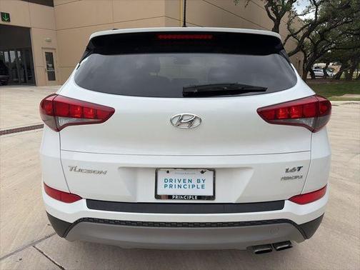 Dazzling White 2017 Hyundai TUCSON Night