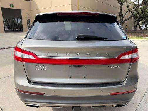 Luxe Metallic 2016 Lincoln MKX Reserve