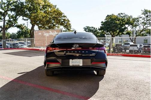 2025 Hyundai ELANTRA HEV Limited