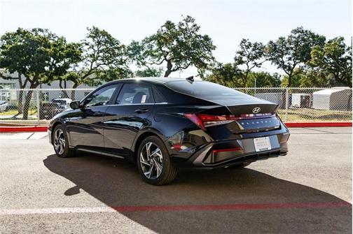 2025 Hyundai ELANTRA HEV Limited