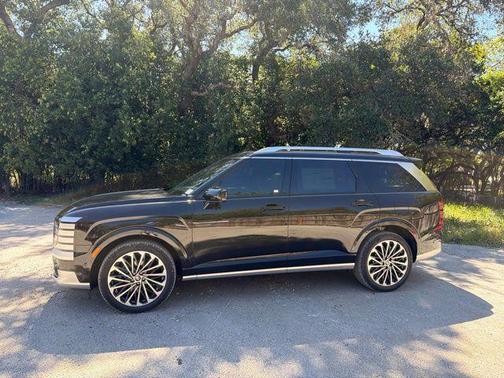 Abyss Black Pearl 2027 Hyundai Palisade Hybrid Calligraphy