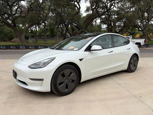 Pearl White Multi-Coat 2022 Tesla Model 3 Long Range
