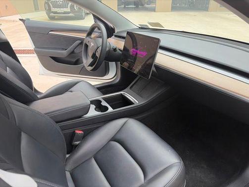 Pearl White Multi-Coat 2022 Tesla Model 3 Long Range