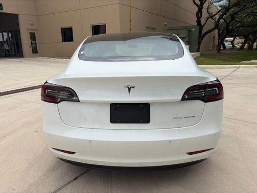 Pearl White Multi-Coat 2022 Tesla Model 3 Long Range